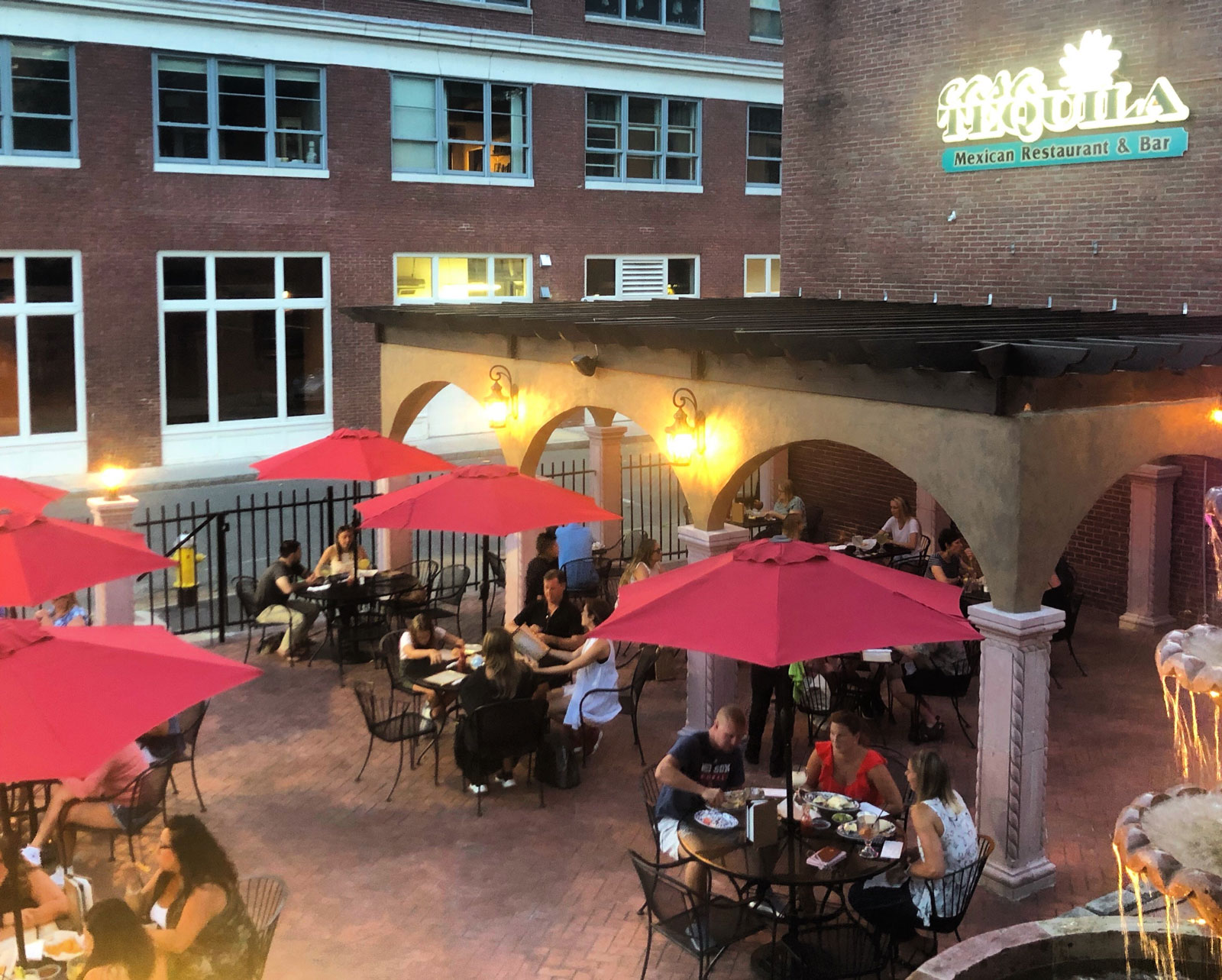 patio-dinning